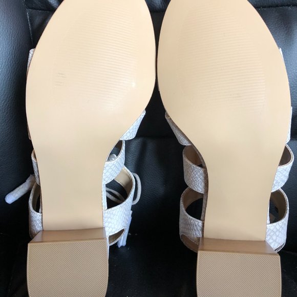 NWT-Expression off-white-taupe-gray sandals size 10 - Picture 5 of 7
